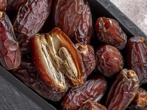 5 Manfaat Biji Kurma buat Skincare Alami yang Bikin Kulit Sehat
