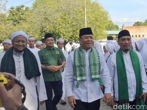 Ketum PPP Kunjungi Ponpes Babussalam Pekanbaru, Bawa Pesan Ini