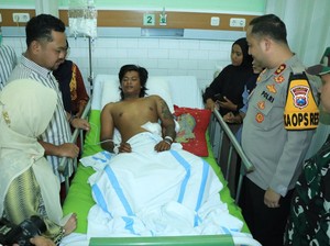 Forkopimda Gresik Jenguk Korban Bacok Saat Patrol Sahur, Begini Kondisinya
