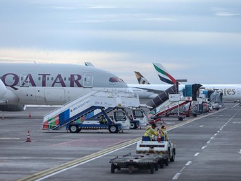 Emirates, Etihad-Qatar Batalkan Penerbangan dari dan ke Bandara Bali
