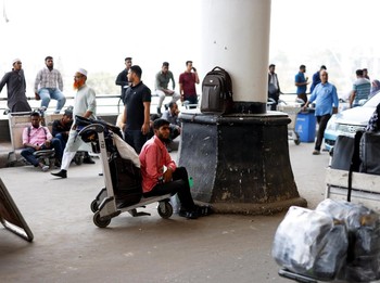 Tetangga RI Bakal Evakuasi Warga Besar-besaran dari Timur Tengah