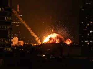Puluhan Orang Luka Setelah Fasilitas Nuklir Israel Dihantam Rudal Iran