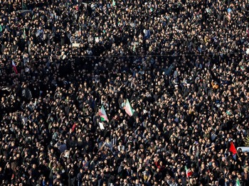 Iran Berkabung Massal, Ayatollah Khamenei Dibunuh di Bulan Ramadan