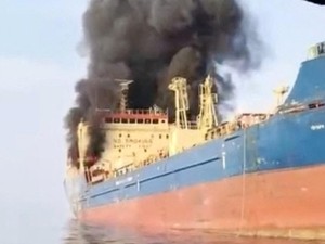 Perang AS-Israel Vs Iran Memanas, Kapal Tanker Diserang di Lepas Pantai Oman