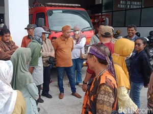 Sedihnya Siti Uang Jimpitan Ibu-ibu Tak Bisa Dicairkan di PD BKK Klaten