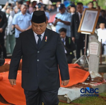 Dipimpin Prabowo, Potret Pemakaman Wapres Ke-6 RI Try Sutrisno