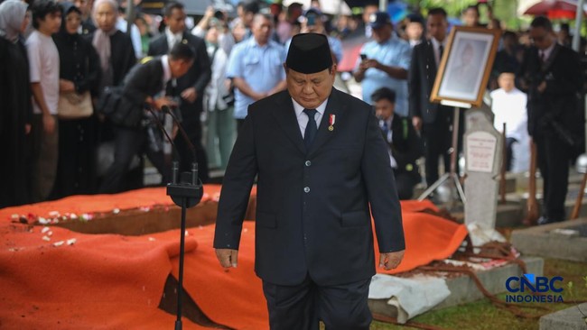 Dipimpin Prabowo, Potret Pemakaman Wapres Ke-6 RI Try Sutrisno