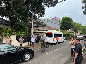 Jenazah Wapres ke-6 RI Try Sutrisno Tiba di Rumah Duka