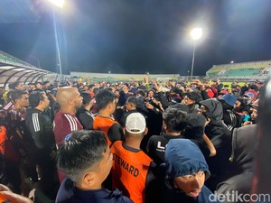 Pelatih PSM Kabur Usai Kalah dari Persita, Suporter: Mana Tomas Trucha