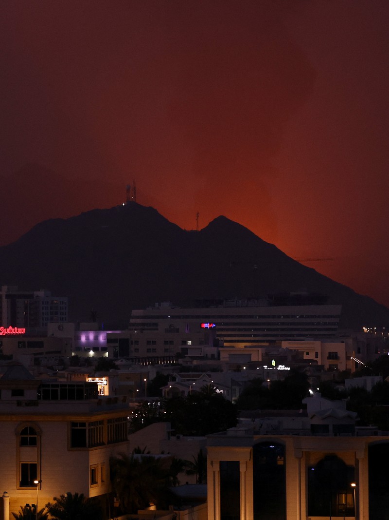 Smoke rises in the Fujairah oil industry zone following a fire caused by debris after interception of a drone by air defenses, according to the Fujairah media office, amid the U.S.-Israel conflict with Iran, in Fujairah, United Arab Emirates, March 3, 2026. REUTERS/Amr Alfiky