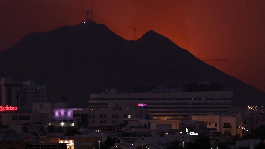 Smoke rises in the Fujairah oil industry zone following a fire caused by debris after interception of a drone by air defenses, according to the Fujairah media office, amid the U.S.-Israel conflict with Iran, in Fujairah, United Arab Emirates, March 3, 2026. REUTERS/Amr Alfiky