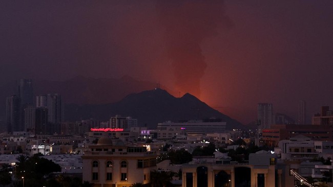 Potret Chaos Perang AS-Israel Vs Iran, Fasilitas Minyak UEA Terbakar