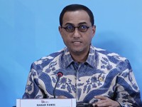 IHSG Masih Tertekan, Bos OJK Soroti Konflik Timur Tengah