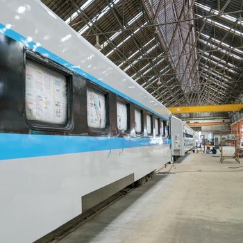 Penampakan Luar Dalam Kereta Ekonomi Kerakyatan Rute Jakarta-Yogya