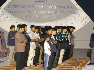 OIF UMSU Amati Gerhana Bulan Total Pakai 3 Teleskop, Dilanjutkan Salat Sunnah