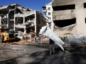 Rudal Iran Bombardir Jantung Tel Aviv, Ledakan di Mana-mana