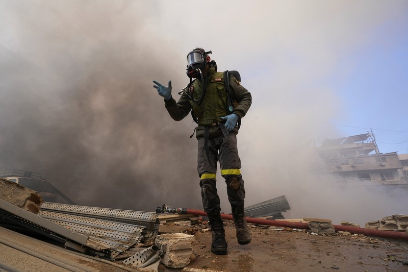 Asap mengepul setelah serangan Israel di pinggiran selatan Beirut, menyusul eskalasi antara Hizbullah dan Israel di tengah konflik AS-Israel dengan Iran, Lebanon, 3 Maret 2026. (REUTERS/Khalil Ashawi)