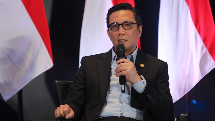 Pjs Direktur Utama BEI, Jeffrey Hendrik menyampaikan pemaparan dalam acara Market Outlook 2026 di Bursa Efek Indonesia, Jakarta, Selasa (3/3/2026). (CNBC Indonesia/Faisal Rahman)