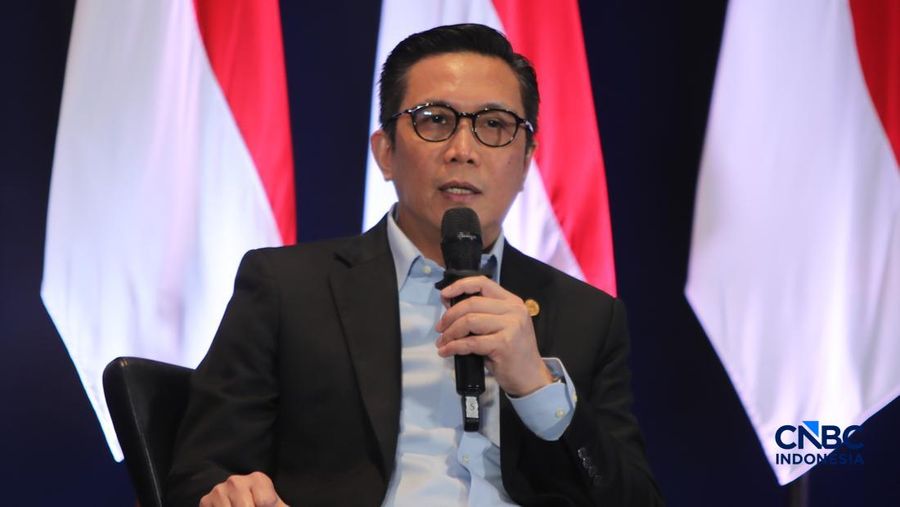 Pjs Direktur Utama BEI, Jeffrey Hendrik menyampaikan pemaparan dalam acara Market Outlook 2026 di Bursa Efek Indonesia, Jakarta, Selasa (3/3/2026). (CNBC Indonesia/Faisal Rahman)