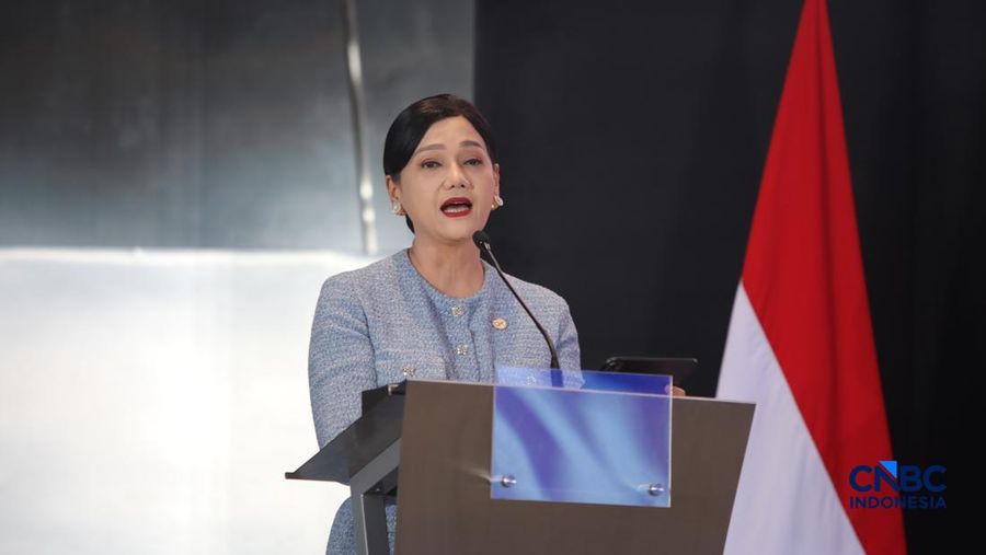 Pjs Ketua Dewan Komisioner OJK, Friderica Widyasari Dewi menyampaikan sambutan dalam acara Market Outlook 2026 di Bursa Efek Indonesia, Jakarta, Selasa (3/3/2026). (CNBC Indonesia/Faisal Rahman)