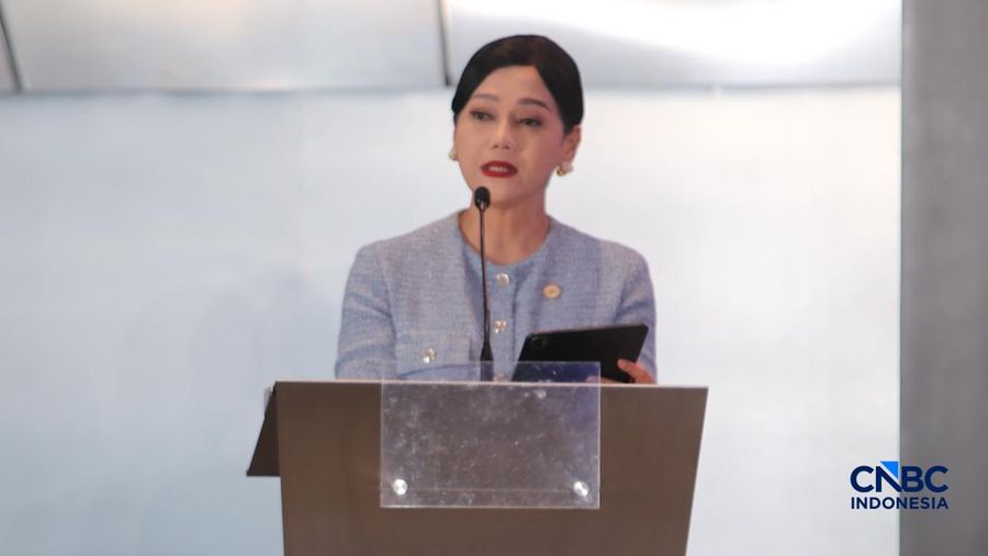 Pjs Ketua Dewan Komisioner OJK, Friderica Widyasari Dewi menyampaikan sambutan dalam acara Market Outlook 2026 di Bursa Efek Indonesia, Jakarta, Selasa (3/3/2026). (CNBC Indonesia/Faisal Rahman)