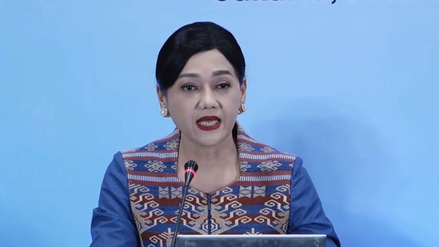 Pjs Ketua Dewan Komisioner Otoritas Jasa Keuangan (OJK), Friderica Widyasari Dewi saat menyampaikan pemaparan dalam Konferensi Pers Hasil Rapat Dewan Komisioner Bulanan untuk menyampaikan kebijakan strategis OJK serta perkembangan terkini di sektor jasa keuangan di Jakarta, Selasa (3/3/2026). (Tangkapan Layar Youtube/Otoritas Jasa Keuangan)