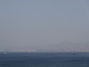 Peringatan Keras Iran untuk Kapal Musuh yang Nekat Lintasi Selat Hormuz