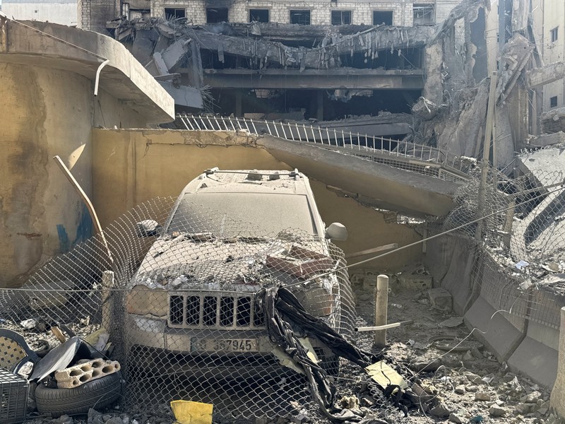 Asap mengepul setelah serangan Israel di pinggiran selatan Beirut, menyusul eskalasi antara Hizbullah dan Israel di tengah konflik AS-Israel dengan Iran, Lebanon, 3 Maret 2026. (REUTERS/Khalil Ashawi)