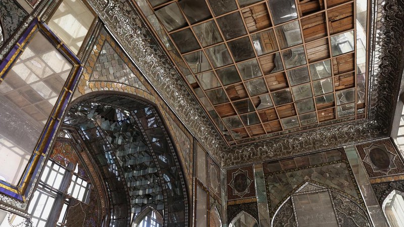 Puing-puing di monumen bersejarah Istana Golestan setelah rusak akibat serangan Israel dan AS, di tengah konflik AS-Israel dengan Iran, di Teheran, Iran, 3 Maret 2026. (Majid Asgaripour/WANA (West Asia News Agency) via REUTERS)