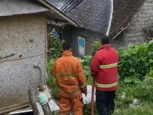 Api Dupa Diduga Picu Kebakaran Rumah, Uang hingga Emas Ikut Ludes