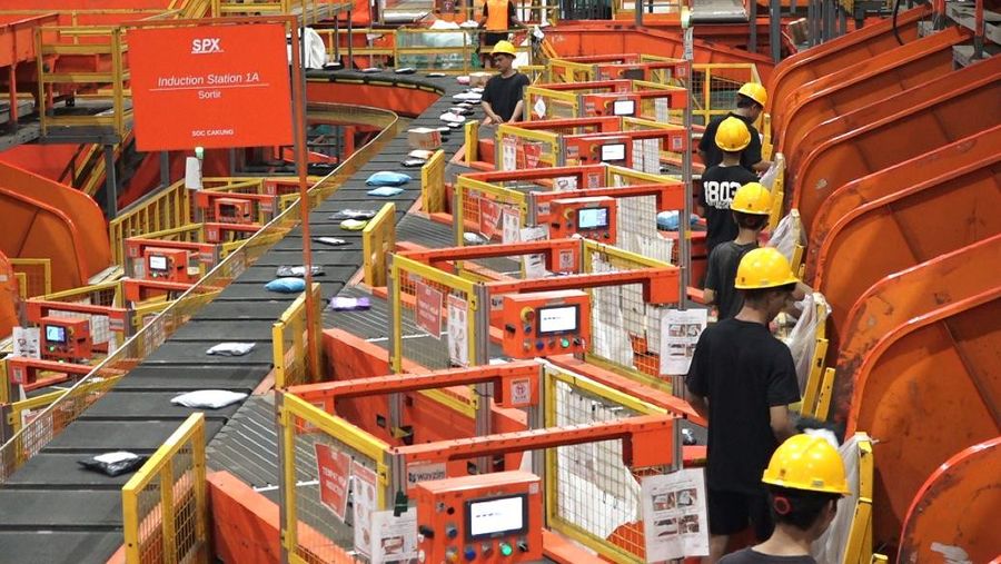 Aktivitas di pusat logistik SPX. (Dok Istimewa)
