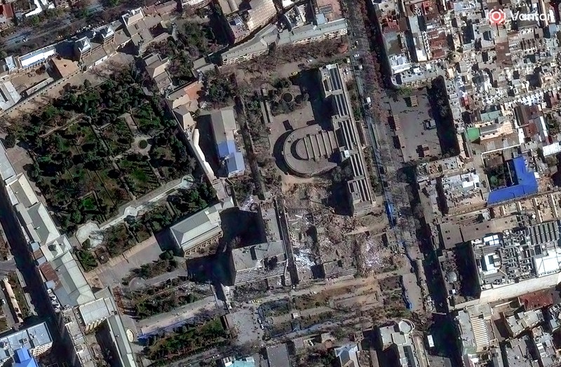 Citra satelit dari kompleks kediaman yang hancur milik Pemimpin Tertinggi Ayatollah Ali Khamenei di Teheran, Iran, 1 Maret 2026. (Vantor/Handout via REUTERS)