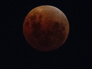 Dunia Hari Ini: Gerhana Bulan Total Menerangi Langit Australia