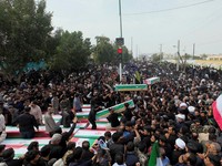 Lautan Manusia Tangisi Ratusan Anak SD Iran, Tewas Diserang AS-Israel