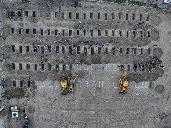 Potret Kuburan Massal 160 Korban Serangan AS-Israel di SD Iran