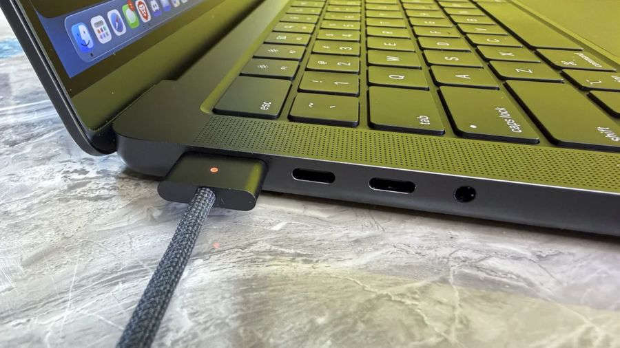 Macbook Pro M5. (Dok. CNN Internasional/Henry T. Casey)