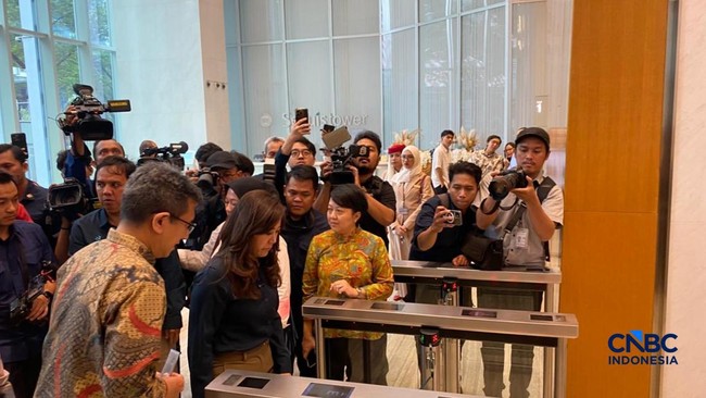 Menkomdigi Meutya Mendadak Datangi Kantor Facebook, Ada Apa?