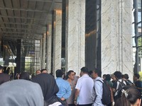 Penyidik OJK dan Polri Datangi Gedung Treasury Tower SCBD, Ada Apa?