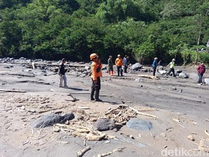 2 Korban Banjir Lahar Hujan Sungai Senowo Magelang Ditemukan Tewas