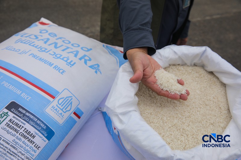 Pelepasan ekspor Beras Befood Nusantara untuk kebutuhan jemaah haji Indonesia di Gudang BULOG Kanwil DKI Jakarta &amp; Banten, Kelapa Gading, Jakarta Utara, Rabu (4/6/2026). (CNBC Indonesia/Faisal Rahman)