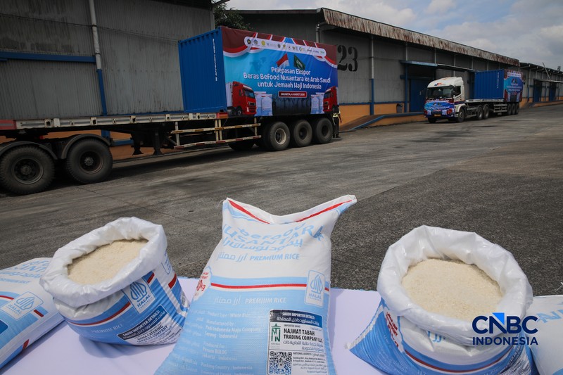 Pelepasan ekspor Beras Befood Nusantara untuk kebutuhan jemaah haji Indonesia di Gudang BULOG Kanwil DKI Jakarta &amp; Banten, Kelapa Gading, Jakarta Utara, Rabu (4/6/2026). (CNBC Indonesia/Faisal Rahman)