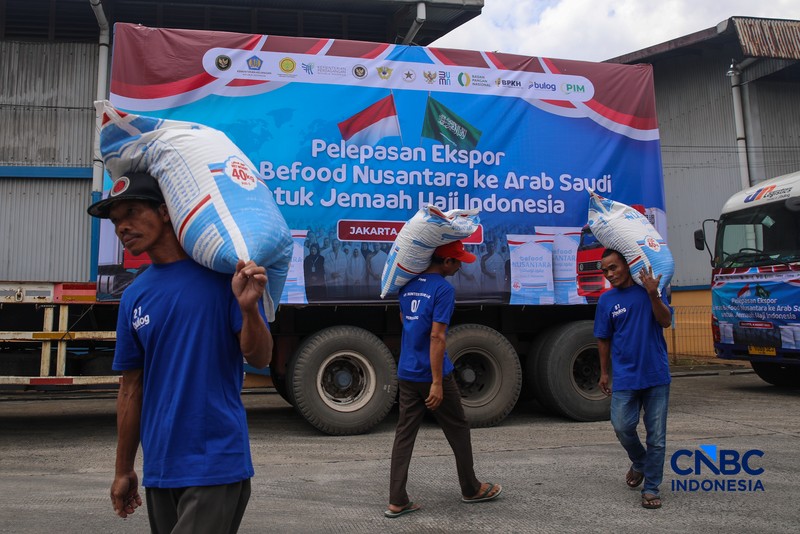 Pelepasan ekspor Beras Befood Nusantara untuk kebutuhan jemaah haji Indonesia di Gudang BULOG Kanwil DKI Jakarta &amp; Banten, Kelapa Gading, Jakarta Utara, Rabu (4/6/2026). (CNBC Indonesia/Faisal Rahman)