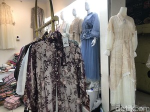 Gamis Bini Orang Laris Manis di Pasar Beringharjo Jogja