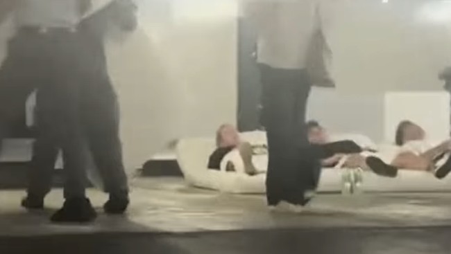 Momen Tamu Hotel Bintang 5 Dubai Tidur di Parkiran karena Rudal Iran