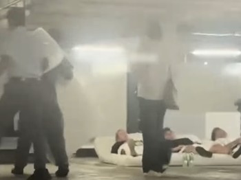 Momen Tamu Hotel Bintang 5 Dubai Tidur di Parkiran karena Rudal Iran