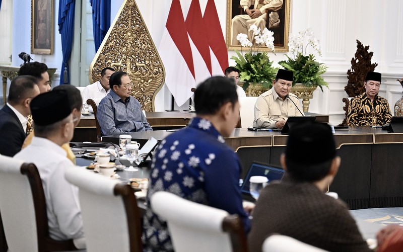 Presiden Prabowo Subianto menggelar silaturahmi dan diskusi bersama sejumlah mantan Presiden hingga Ketua Umum Parpol di Istana Merdeka, Jakarta, Selasa malam (3/3/2026). (Instagram/Prabowo)