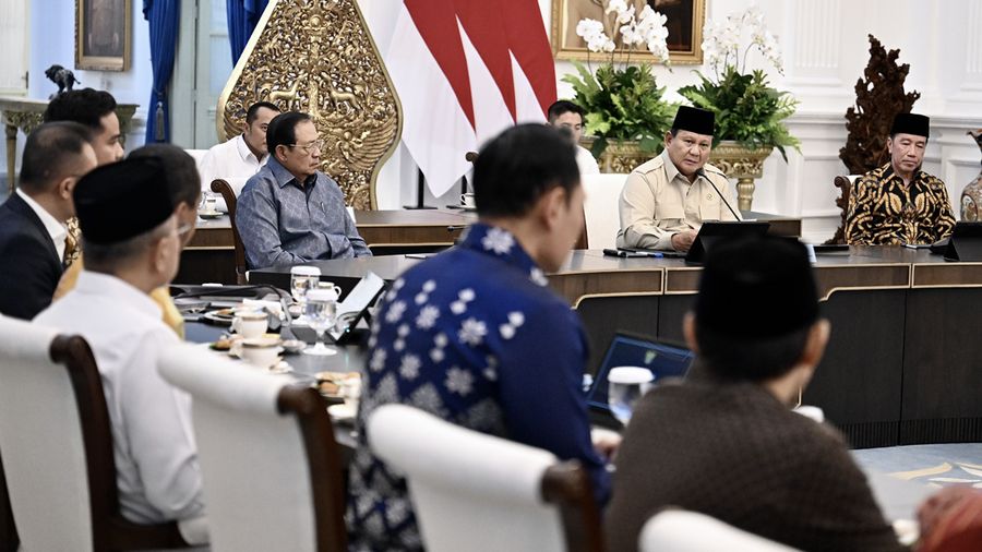 Presiden Prabowo Subianto menggelar silaturahmi dan diskusi bersama sejumlah mantan Presiden hingga Ketua Umum Parpol di Istana Merdeka, Jakarta, Selasa malam (3/3/2026). (Instagram/Prabowo)