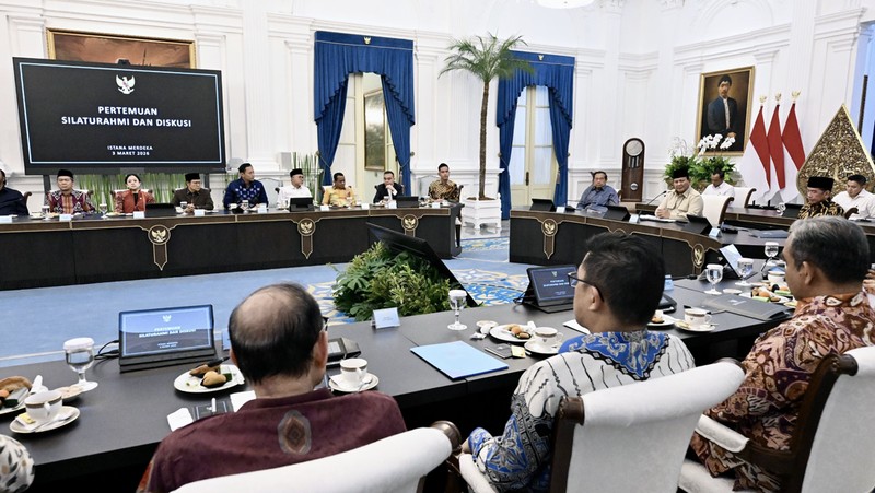 Presiden Prabowo Subianto menggelar silaturahmi dan diskusi bersama sejumlah mantan Presiden hingga Ketua Umum Parpol di Istana Merdeka, Jakarta, Selasa malam (3/3/2026). (Instagram/Prabowo)