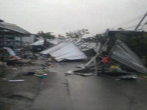 Angin Kencang Sapu Sayung Demak, Sejumlah Kios-Tiang Listrik Roboh