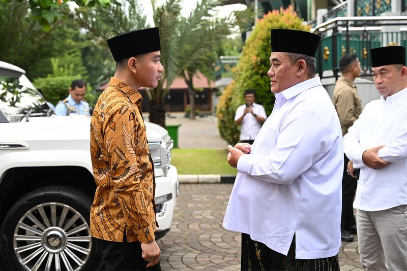 Wakil Presiden (Wapres) Gibran Rakabuming mengunjungi Pesantren Al Hamid di Cilangkap, Cipayung, Jakarta Timur, Selasa (03/03/2026), dalam rangkaian Safari Ramadan. (Foto Setwapres RI)